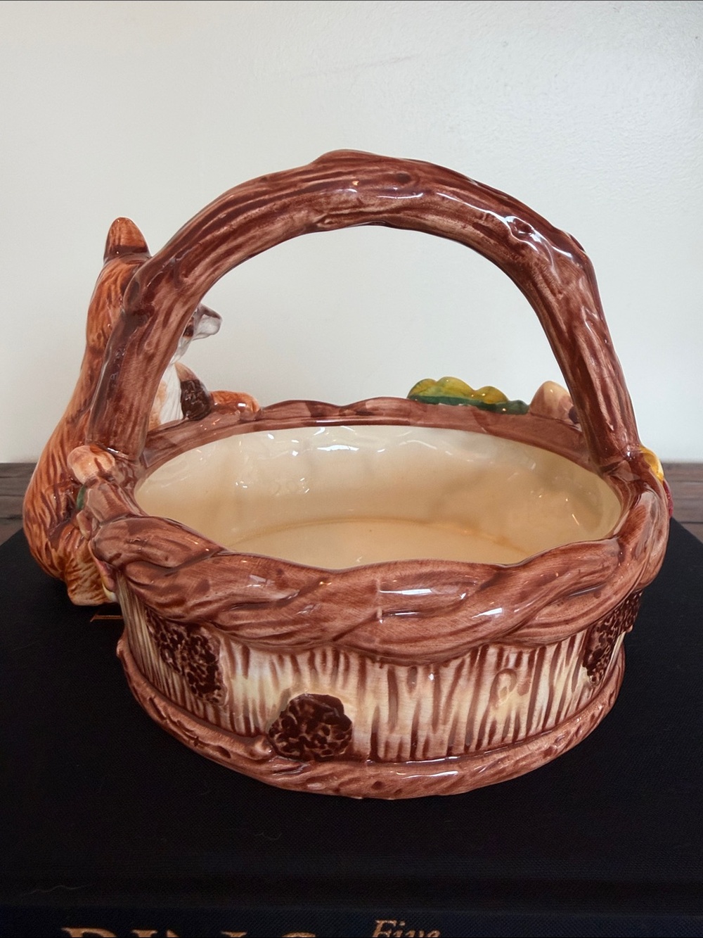 Heritage Harvest Cream and Brown Ceramic Fox Basket. - Picture 4 of 9